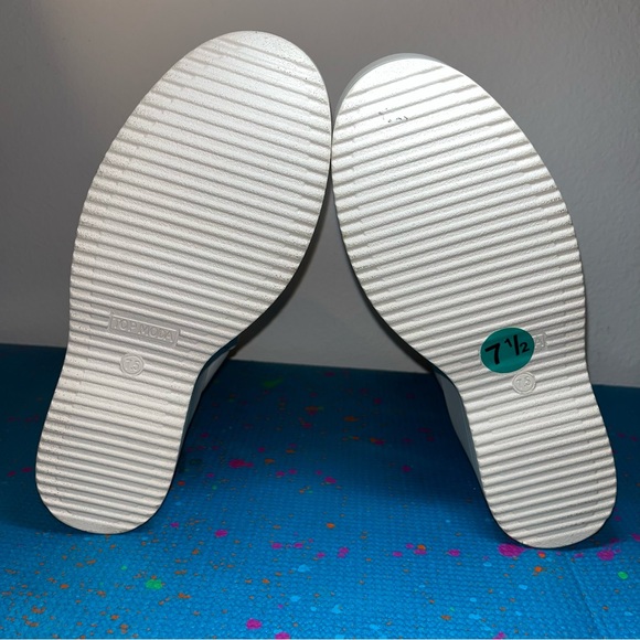 New top Moda Women faux leather Ankle Slip On Platform booties cream size 7.5 - Picture 5 of 8